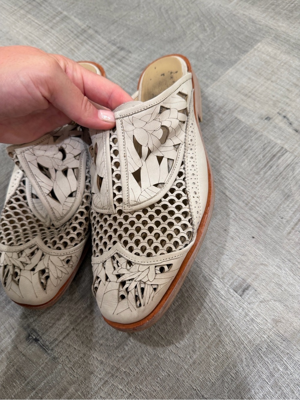 Free people Hand-Cut Leather Slip-On Mules in Light Beige